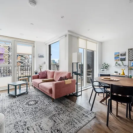 Impeccable Modern 2Br Apartment Peachy Stays